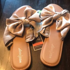 New With Tag Women Medium 7/8 Sandal